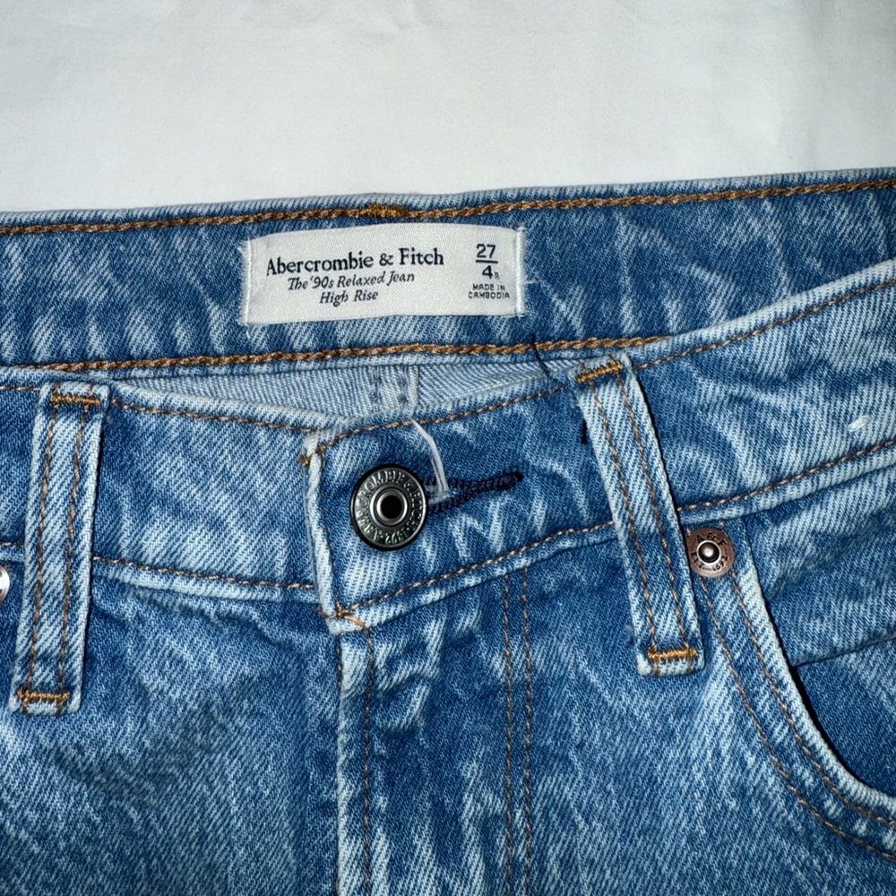 Abercrombie & Fitch 90s Relaxed Jean High Rise - Picture 3 of 5
